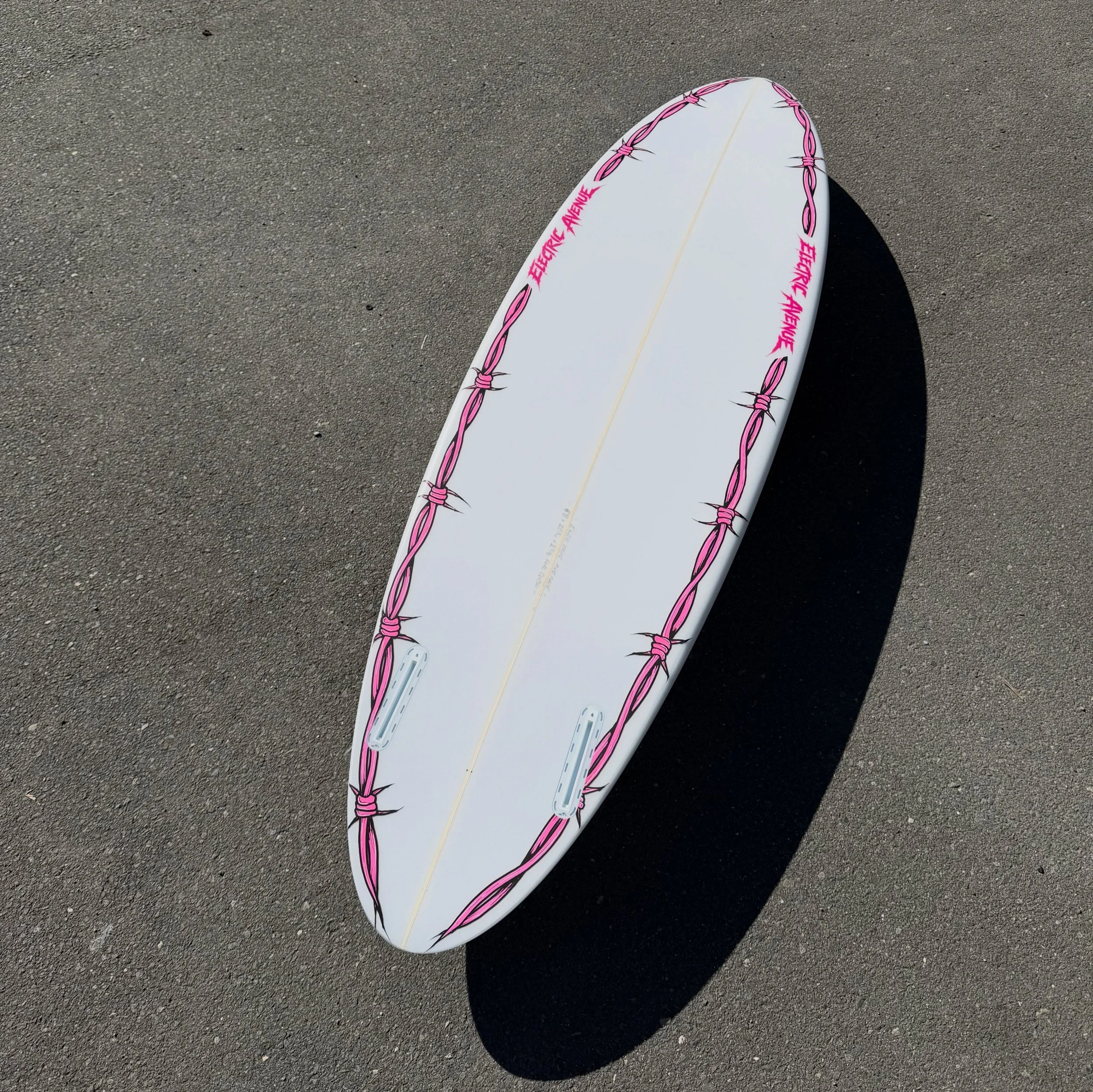 ~ 6'0 x 20 1/4 x 2 5/8 ~

Custom Twin Pin wrapped in barbed wire for Gibo