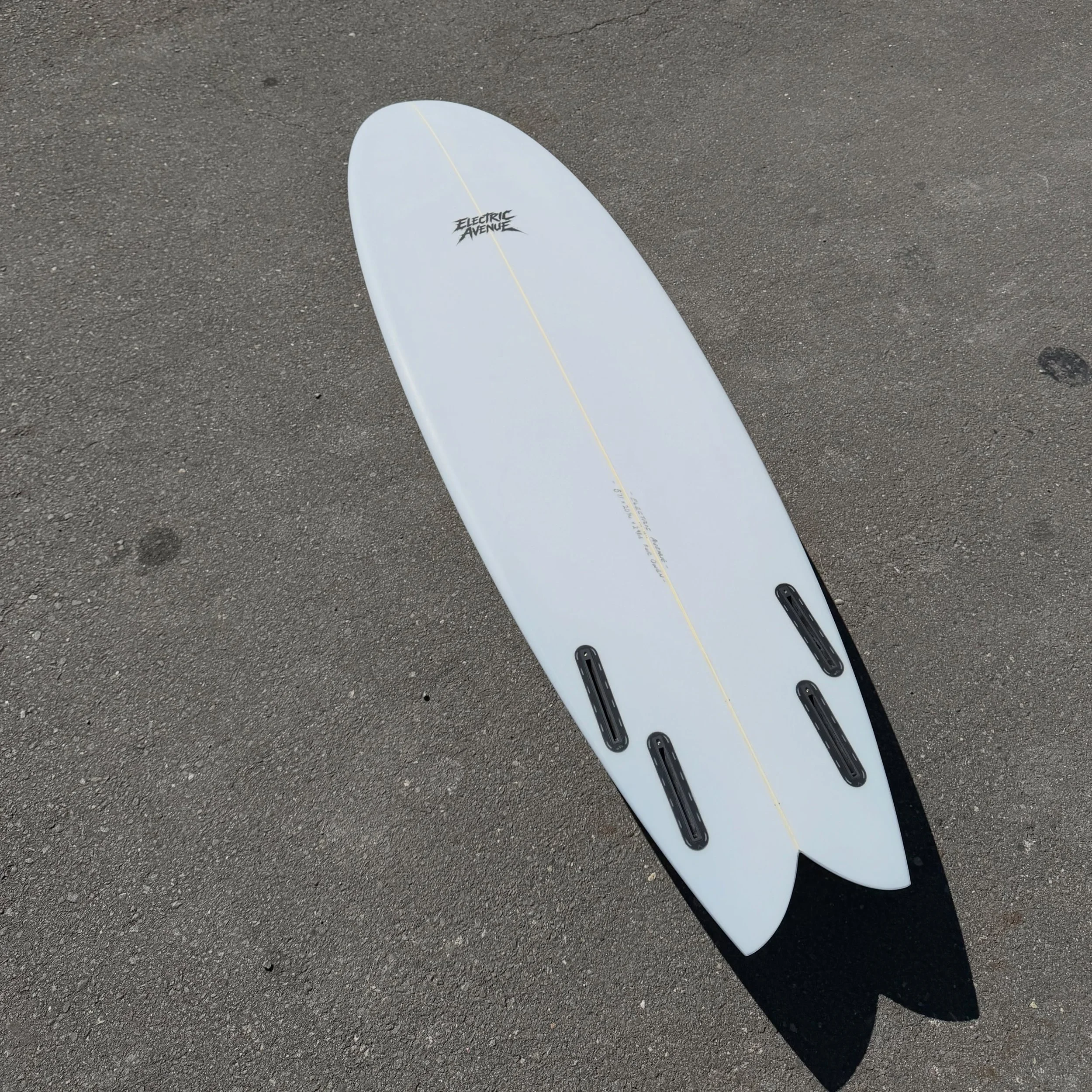 ~ 5'11 x 20 1/4 x 2 1/2 ~

Split keel quad for Owen