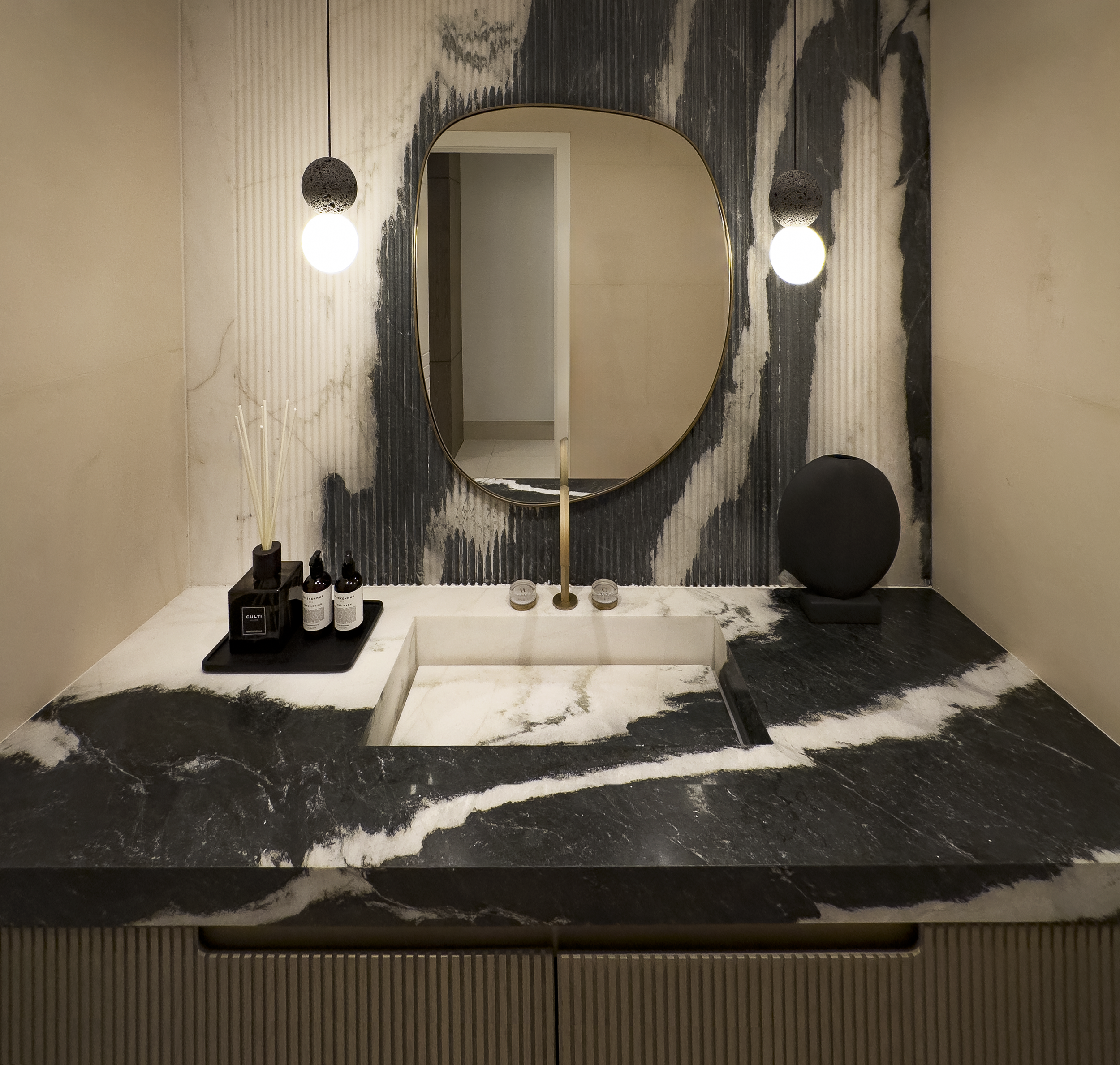 HALL BATH.png