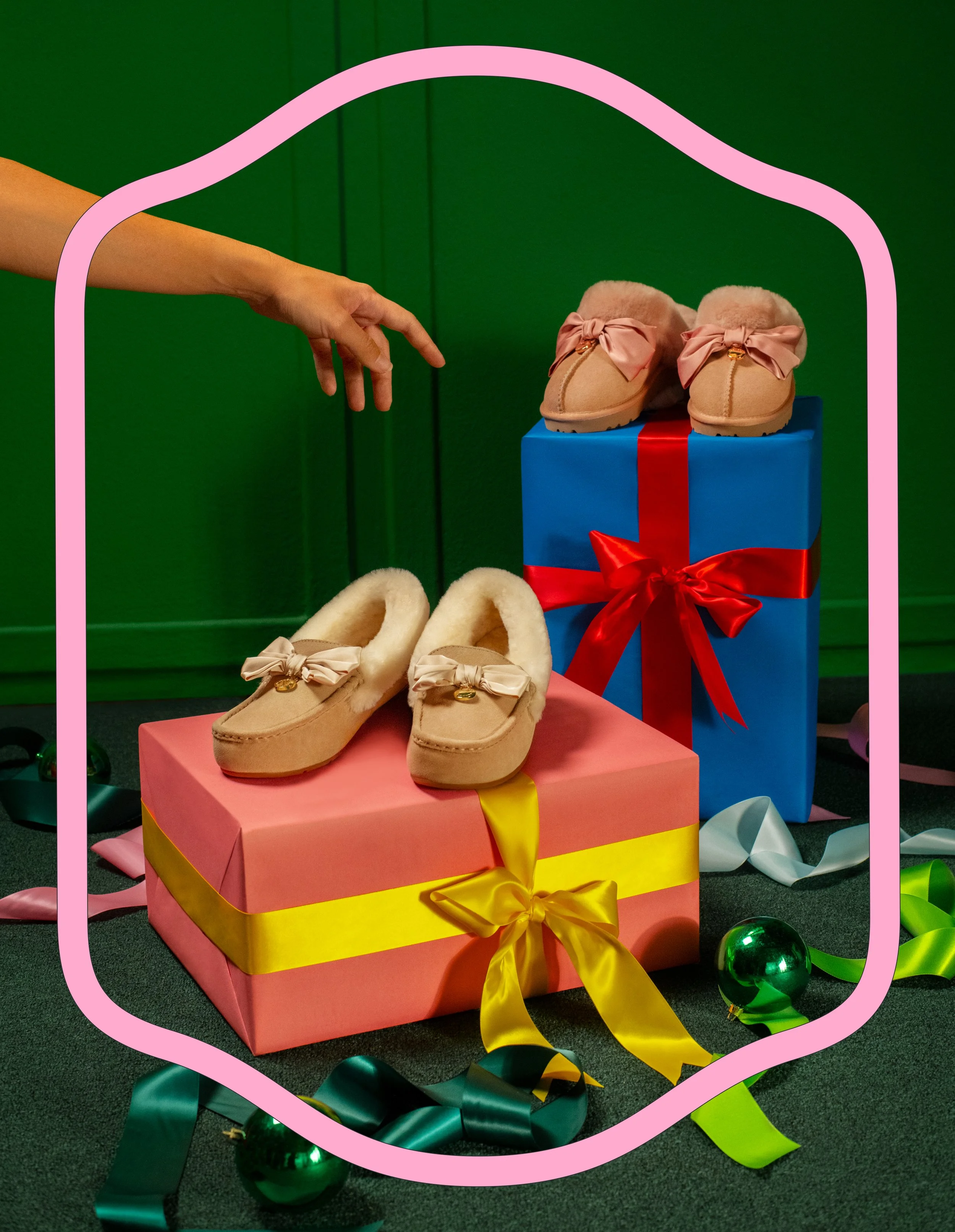 RIBBON PRESENTS HAND PINK BORDER.jpg