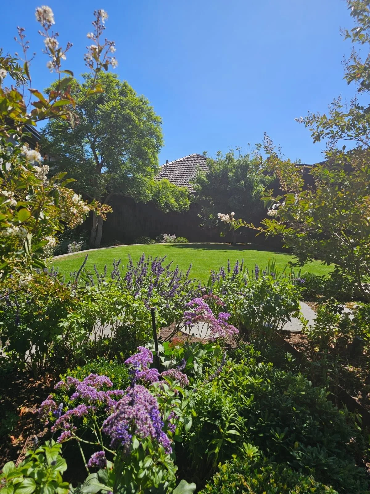 A garden shouldn&rsquo;t just look good&hellip; it should feel good.

Soft lawn underfoot, shade overhead, and colour in every direction &mdash; the kind of space that quietly pulls people outside without them realising why. 🌿

This is what consiste