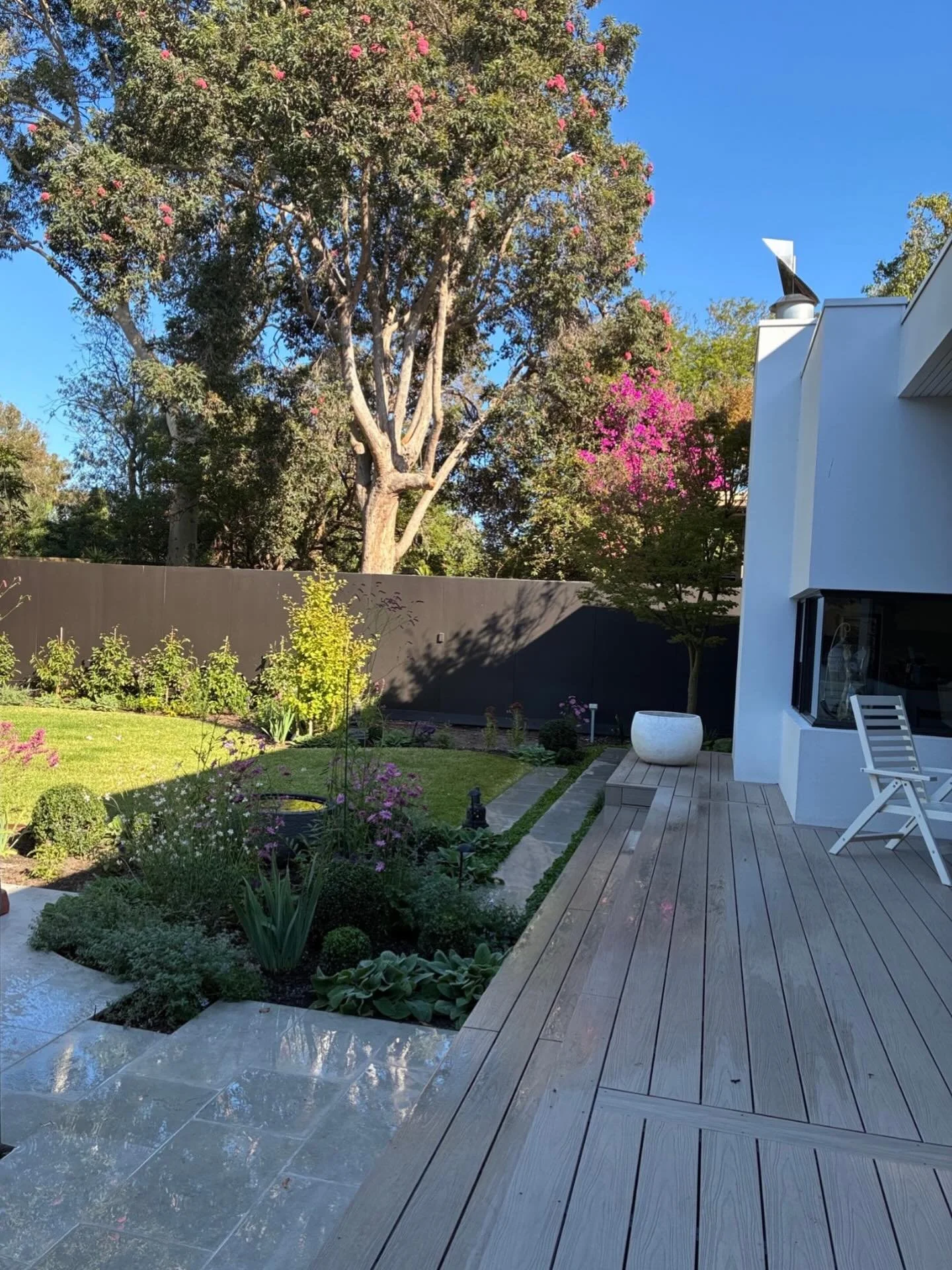 Effortless from every angle. 🌿

Horticultural Development: @abcamhorticulture 
Design: @paulpritchardlandscapedesign 
Construction: @adamhompaslandscapes