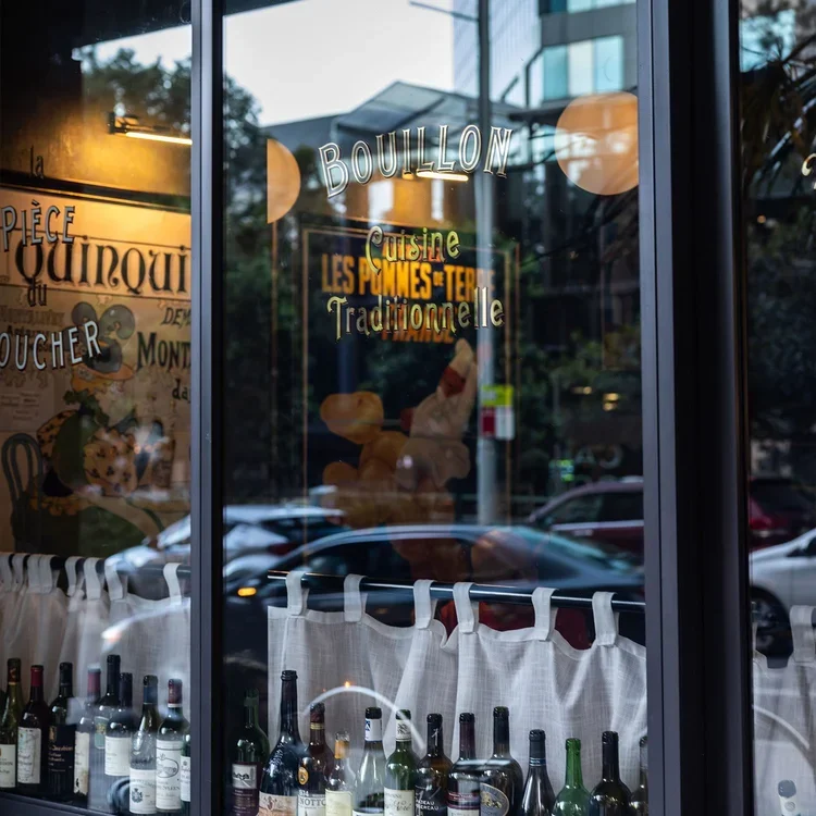   BOUILLON L'ENTRECOTE  
  6 Loftus St, Sydney NSW 2000  French restaurant, with a simple concept of amazing quality steak, accompanied by the delicious secret sauce and sides. 
 DISCOVER 
