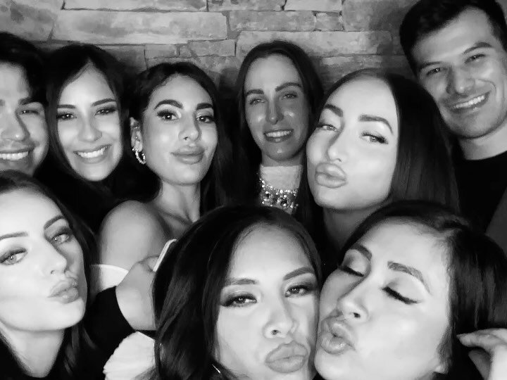 From weddings to parties, we&rsquo;ve got the perfect photo booth to add a touch of fun and glamour. Your event deserves the best, and we&rsquo;ve got what you need to make it unforgettable. ✨🖤