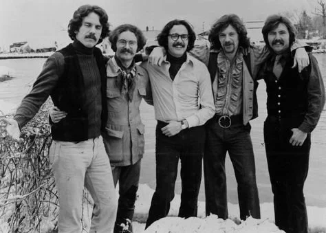 dancing in the moonlight - king harvest