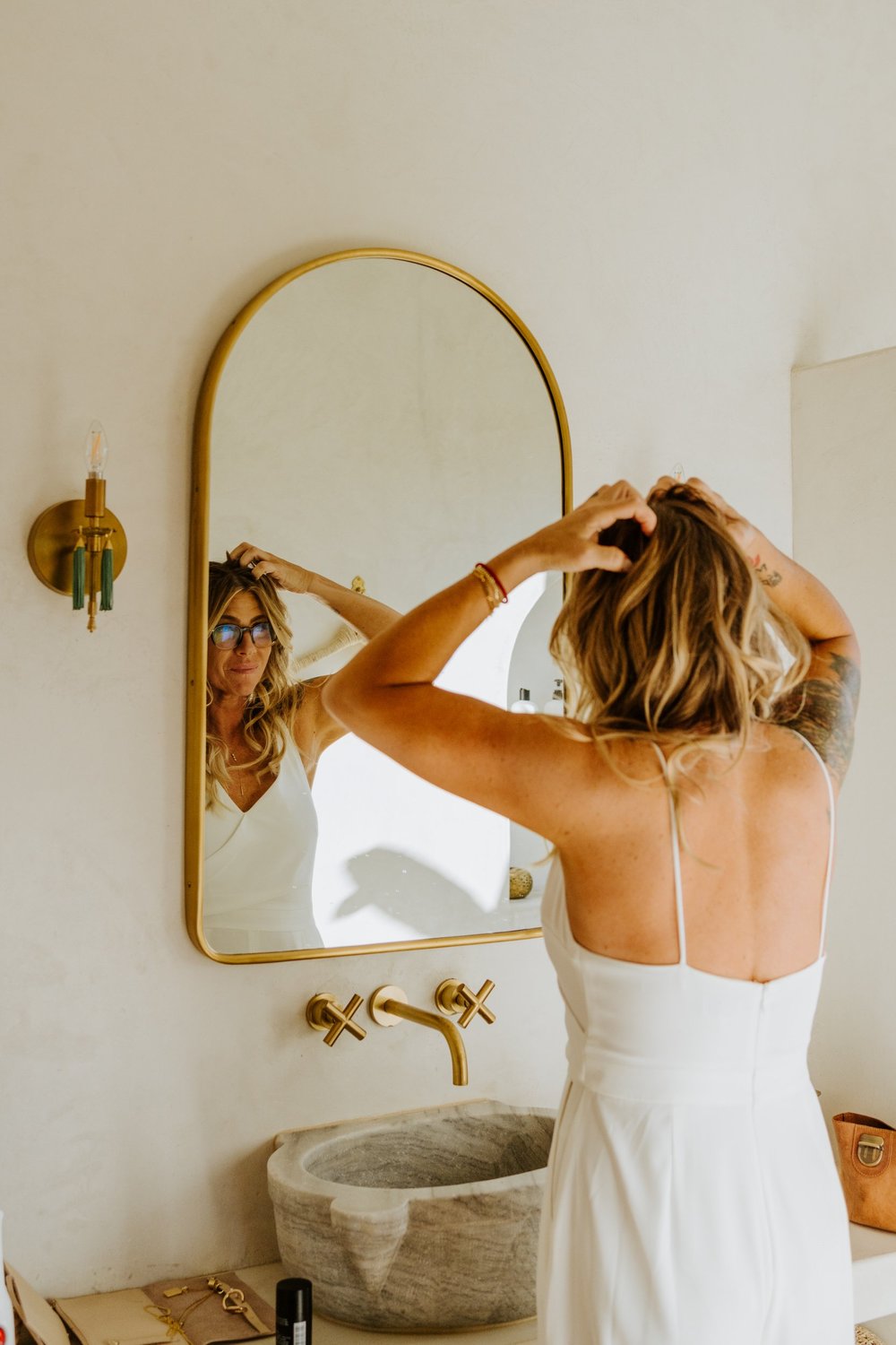 Bride getting ready, LGBTQ friendly Joshua Tree photographer, Tida Svy