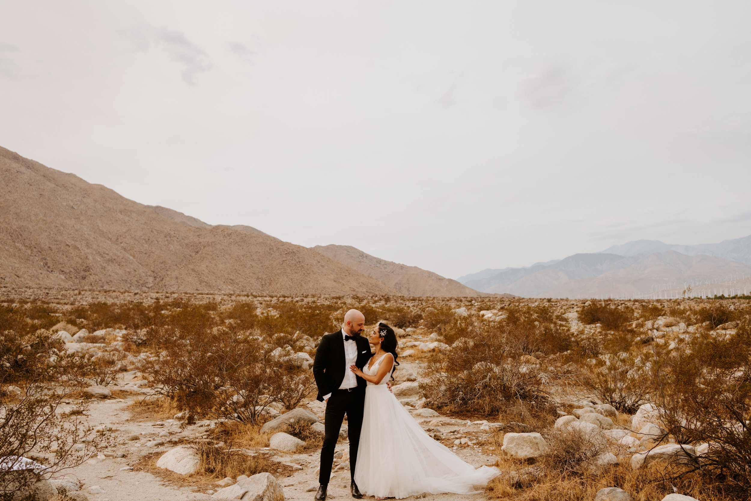 holiday house palm springs elopement photography by tida svy-32.jpg