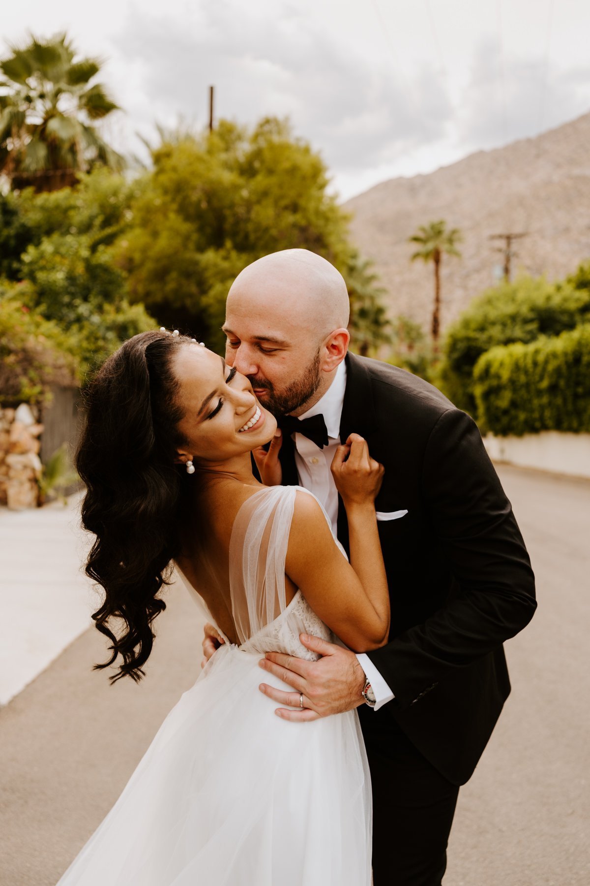 holiday house palm springs elopement photography by tida svy-34.jpg