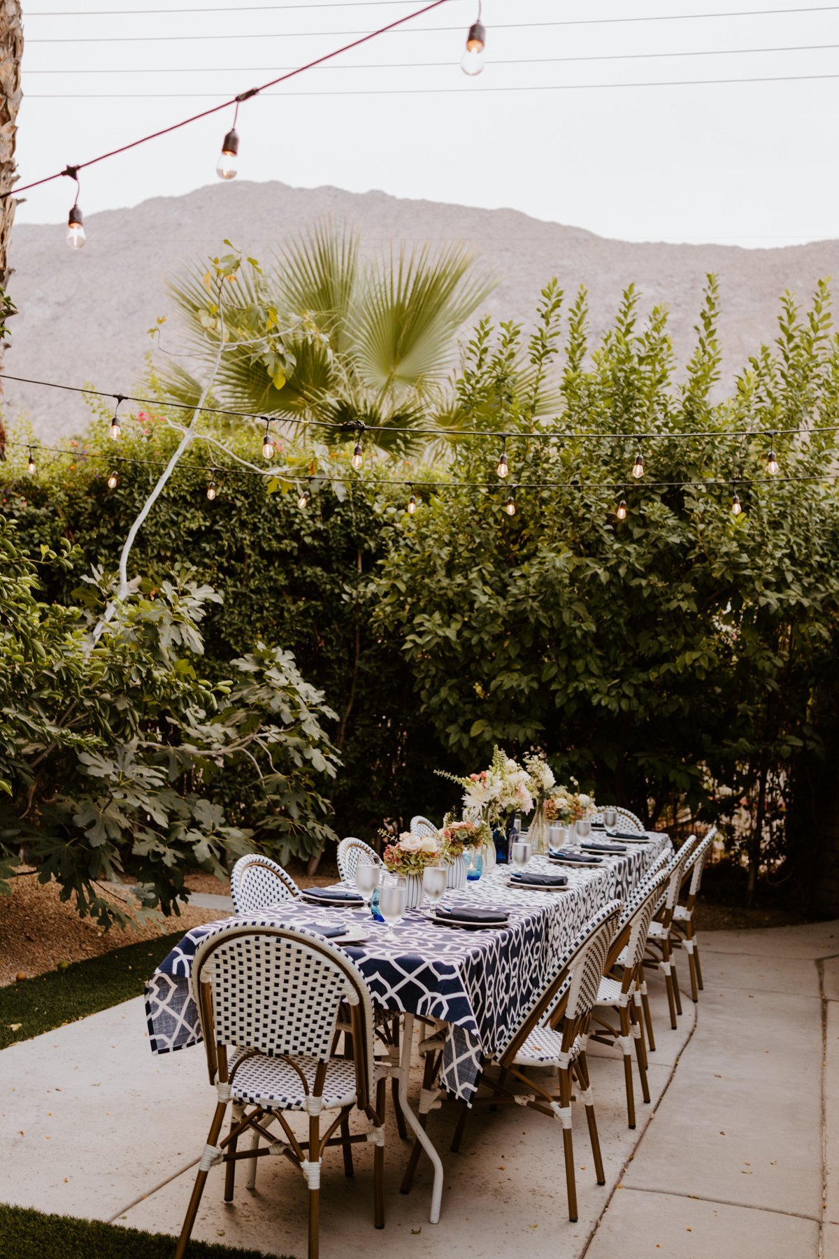 Blue and white backyard wedding tablescape, Holiday House Palm Springs Wedding, Palm Springs Elopement, Photography by Tida Svy