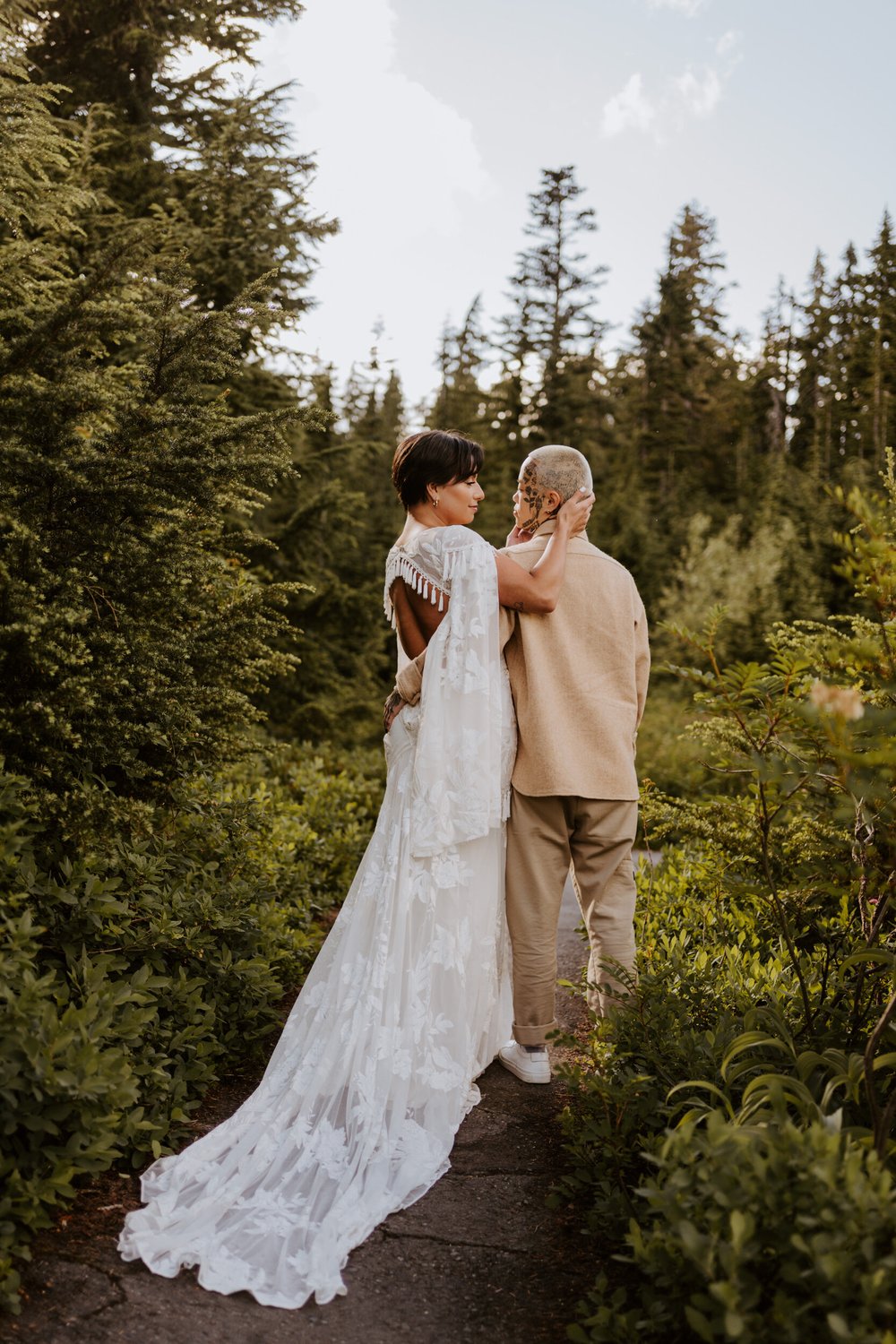 North Cascades National Park Elopement at Picture Lake, Lesbian Couple, Boho elopement, Photography by Tida Svy | www.tidasvy.com