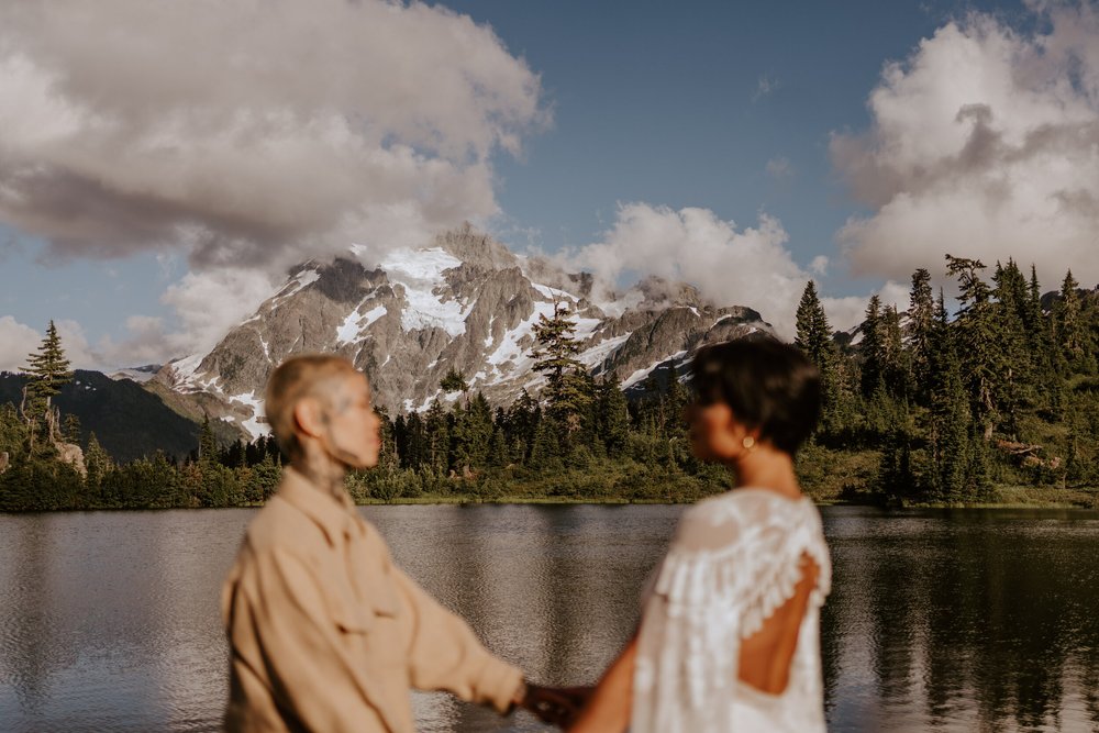 North Cascades National Park Elopement at Picture Lake, Pacific Northwest Elopement, Washington Elopement, Photography by Tida Svy | www.tidasvy.com