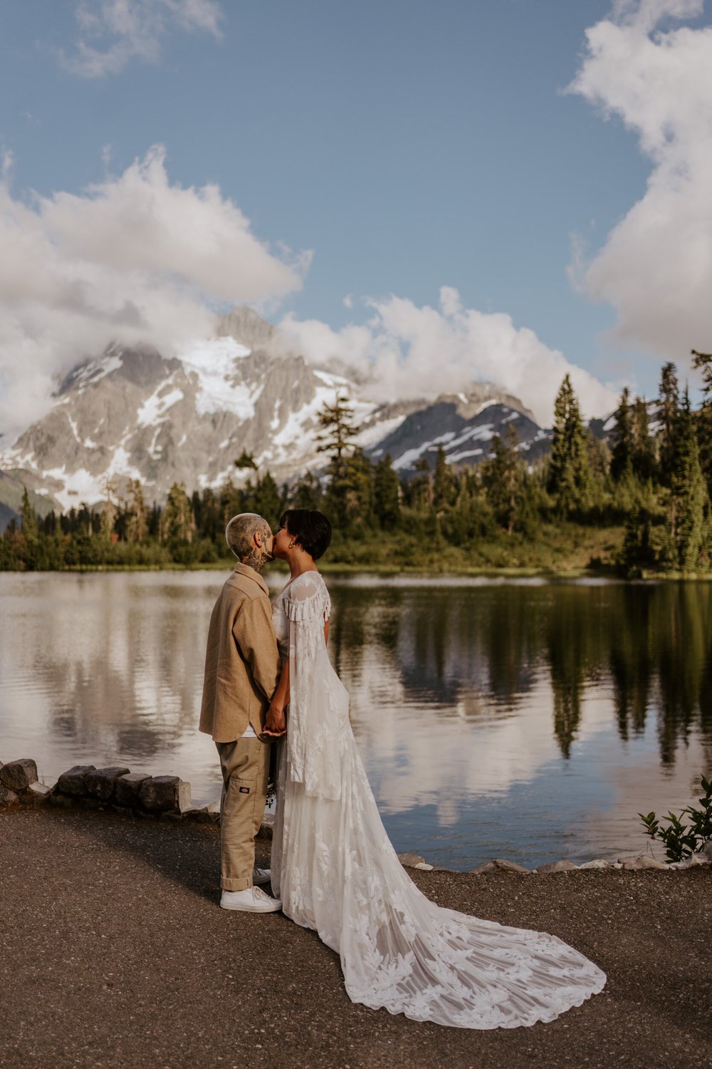 North Cascades National Park Elopement at Picture Lake, Pacific Northwest Elopement, Washington Elopement, Photography by Tida Svy | www.tidasvy.com