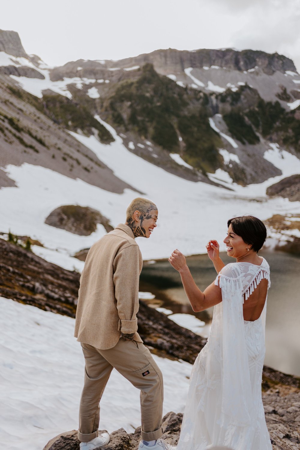 North Cascades National Park Elopement at Bagley Lakes, Mt.Baker Elopement, Artist Point Elopement, Pacific Northwest Elopement, Lesbian Couple, Photography by Tida Svy | www.tidasvy.com