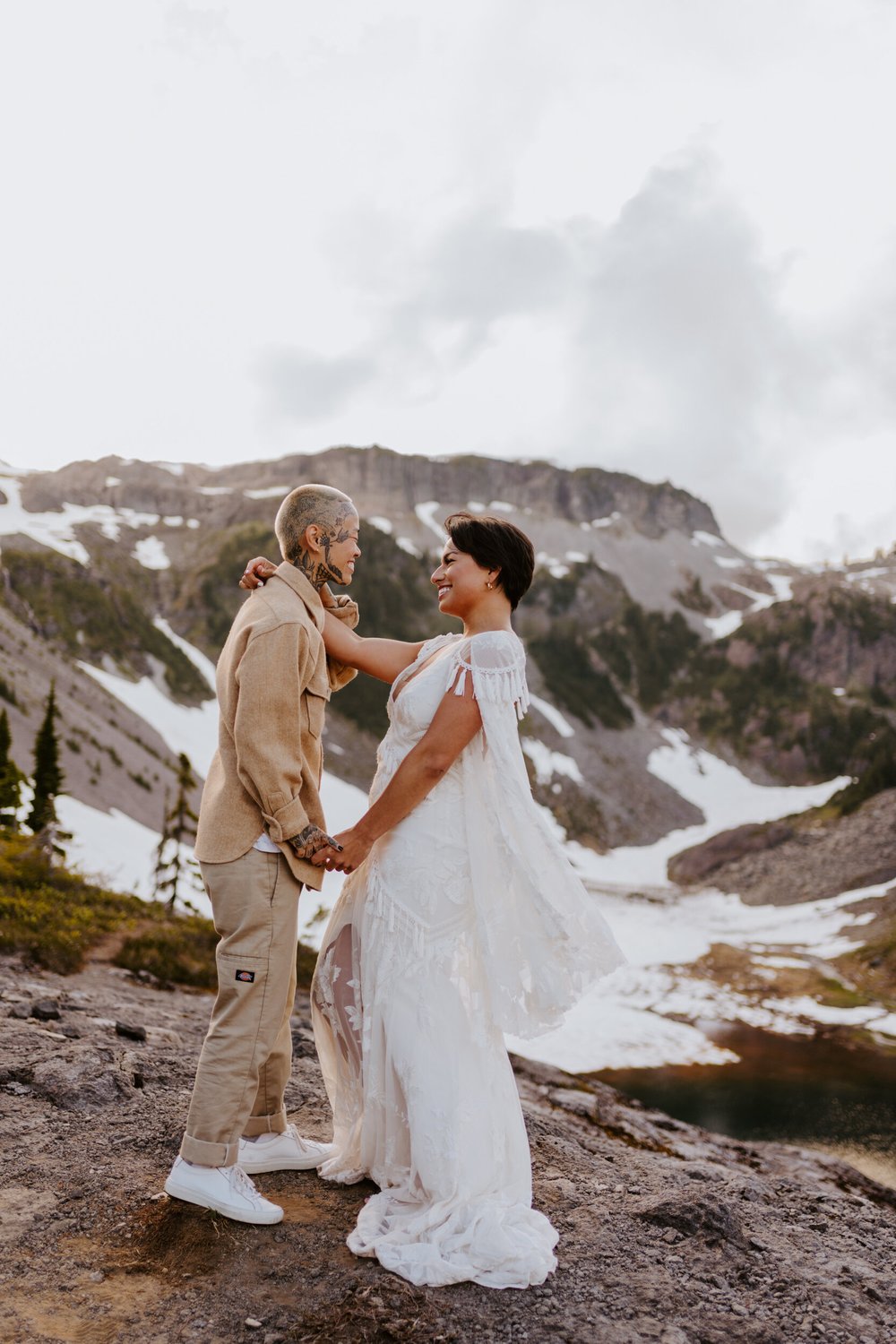 North Cascades National Park Elopement at Bagley Lakes, Mt.Baker Elopement, Artist Point Elopement, Pacific Northwest Elopement, Lesbian Couple, Photography by Tida Svy | www.tidasvy.com