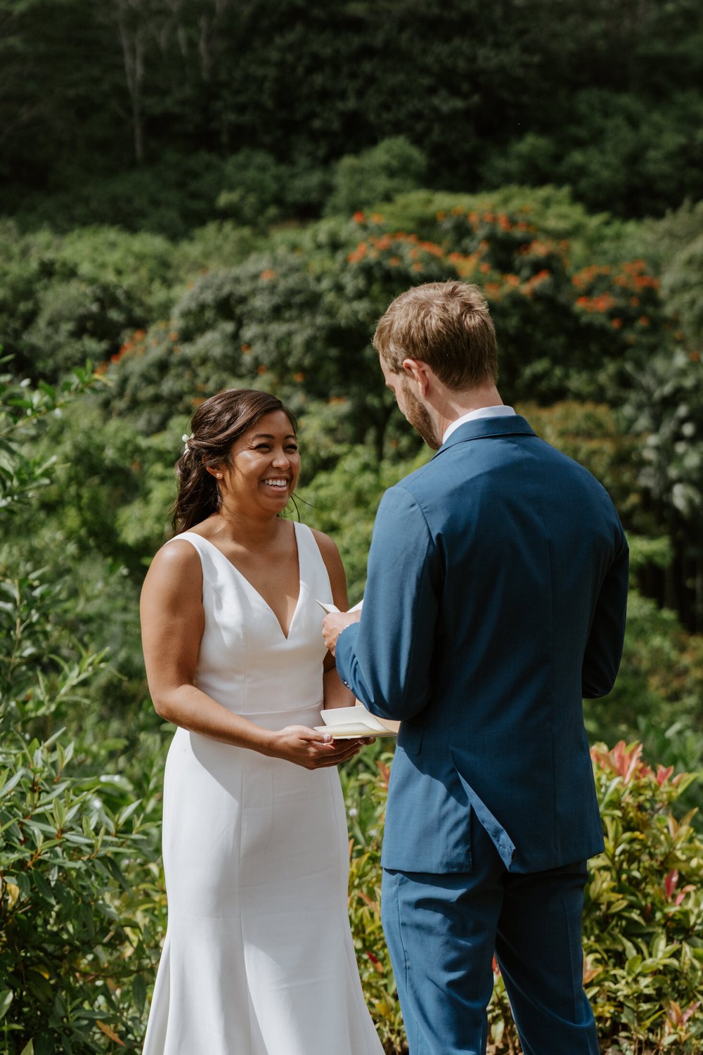 Ho'omaluhia botanical garden elopement | Oahu Elopement Photographer | Hawaii Elopement Photographer | Oahu Wedding Photographer