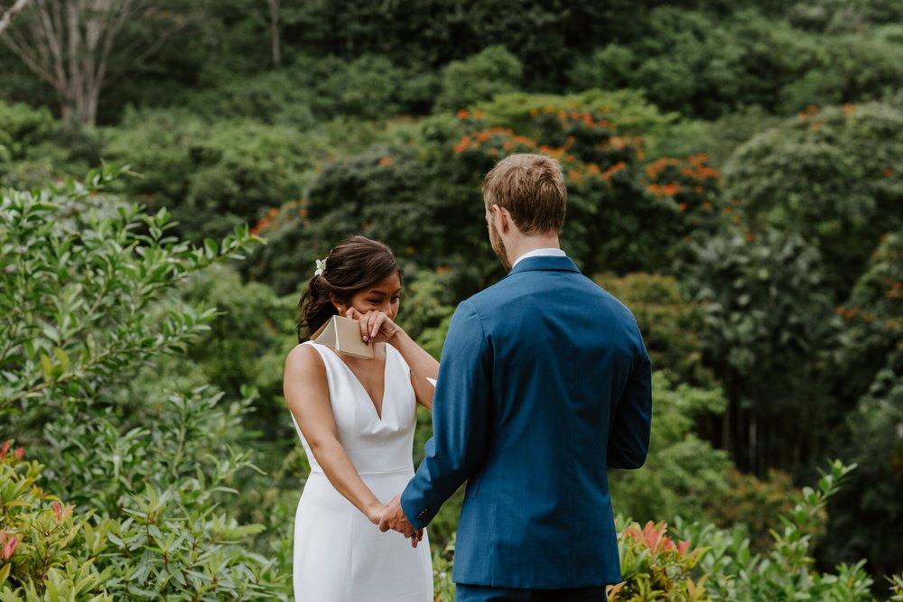 Ho'omaluhia botanical garden elopement | Oahu Elopement Photographer | Hawaii Elopement Photographer | Oahu Wedding Photographer