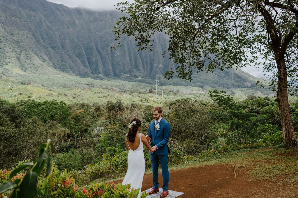 Ho'omaluhia botanical garden elopement | Oahu Elopement Photographer | Hawaii Elopement Photographer | Oahu Wedding Photographer