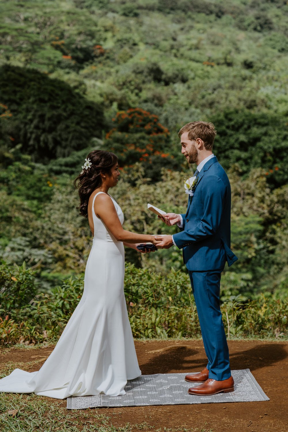 Ho'omaluhia botanical garden elopement | Oahu Elopement Photographer | Hawaii Elopement Photographer | Oahu Wedding Photographer
