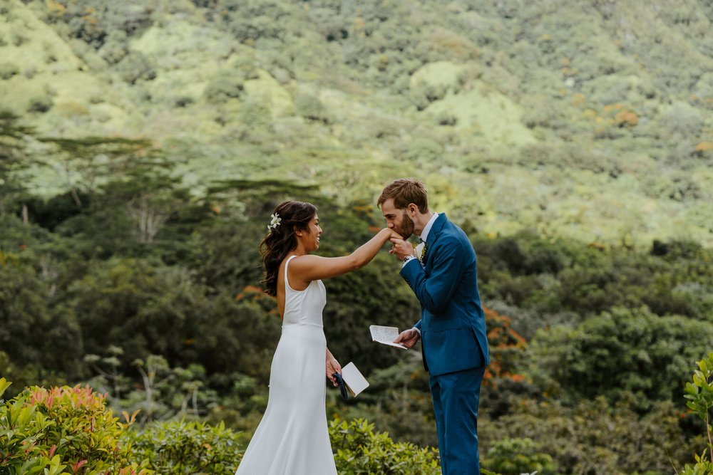 Ho'omaluhia botanical garden elopement | Oahu Elopement Photographer | Hawaii Elopement Photographer | Oahu Wedding Photographer