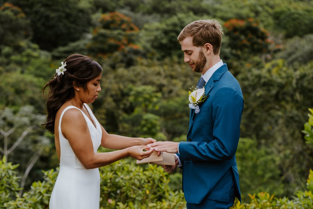 Ho'omaluhia botanical garden elopement | Oahu Elopement Photographer | Hawaii Elopement Photographer | Oahu Wedding Photographer