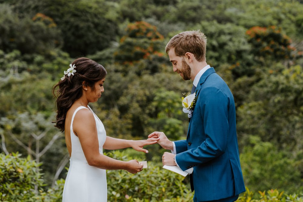 Ho'omaluhia botanical garden elopement | Oahu Elopement Photographer | Hawaii Elopement Photographer | Oahu Wedding Photographer