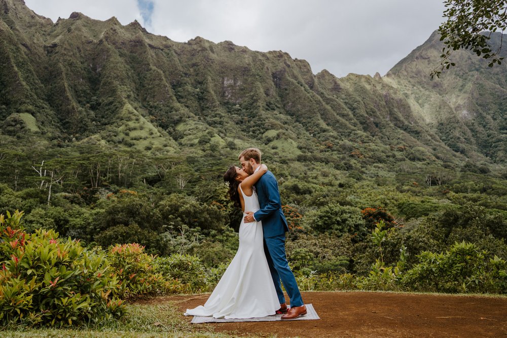 Ho'omaluhia botanical garden elopement | Oahu Elopement Photographer | Hawaii Elopement Photographer | Oahu Wedding Photographer