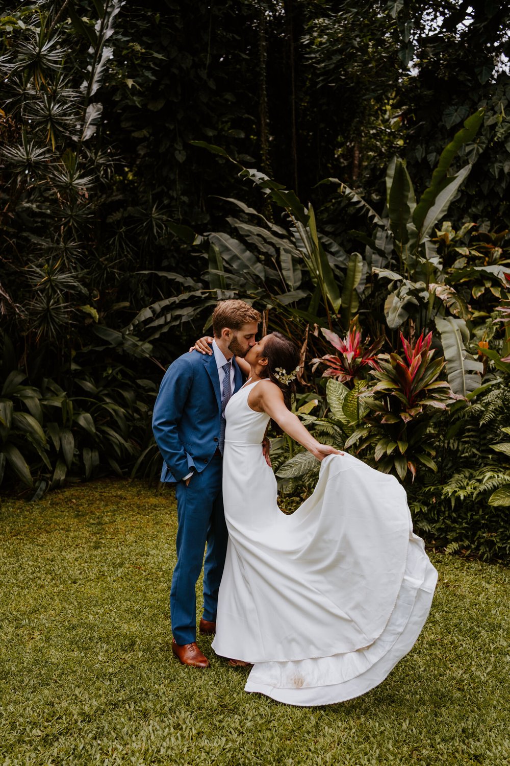 Haiku gardens elopement | Oahu Elopement Photographer | Hawaii Elopement Photographer | Oahu Wedding Photographer