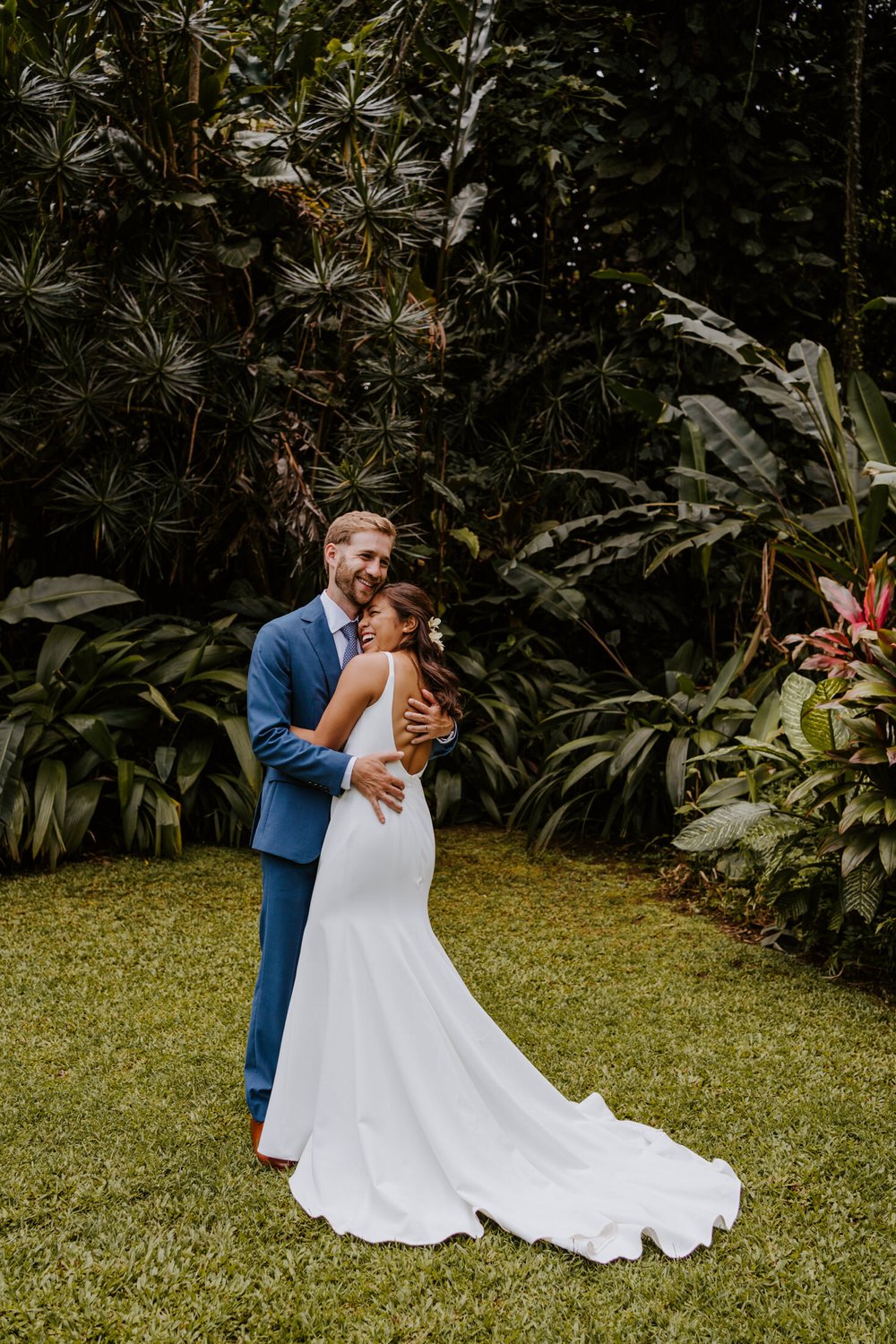 Haiku gardens elopement | Oahu Elopement Photographer | Hawaii Elopement Photographer | Oahu Wedding Photographer