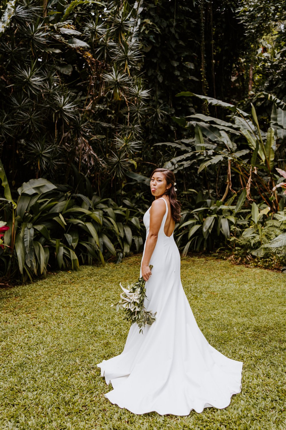 Haiku gardens elopement | Oahu Elopement Photographer | Hawaii Elopement Photographer | Oahu Wedding Photographer