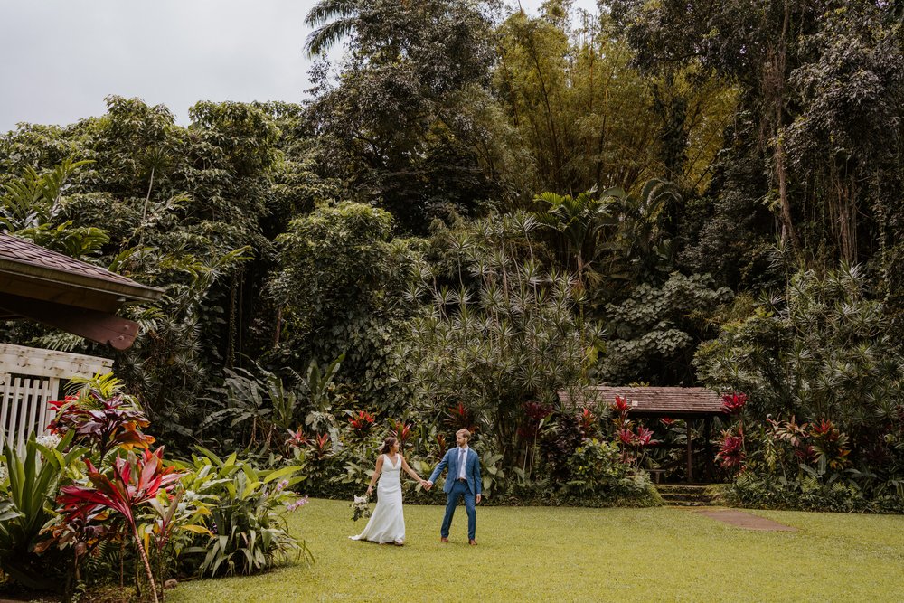 Haiku gardens elopement | Oahu Elopement Photographer | Hawaii Elopement Photographer | Oahu Wedding Photographer