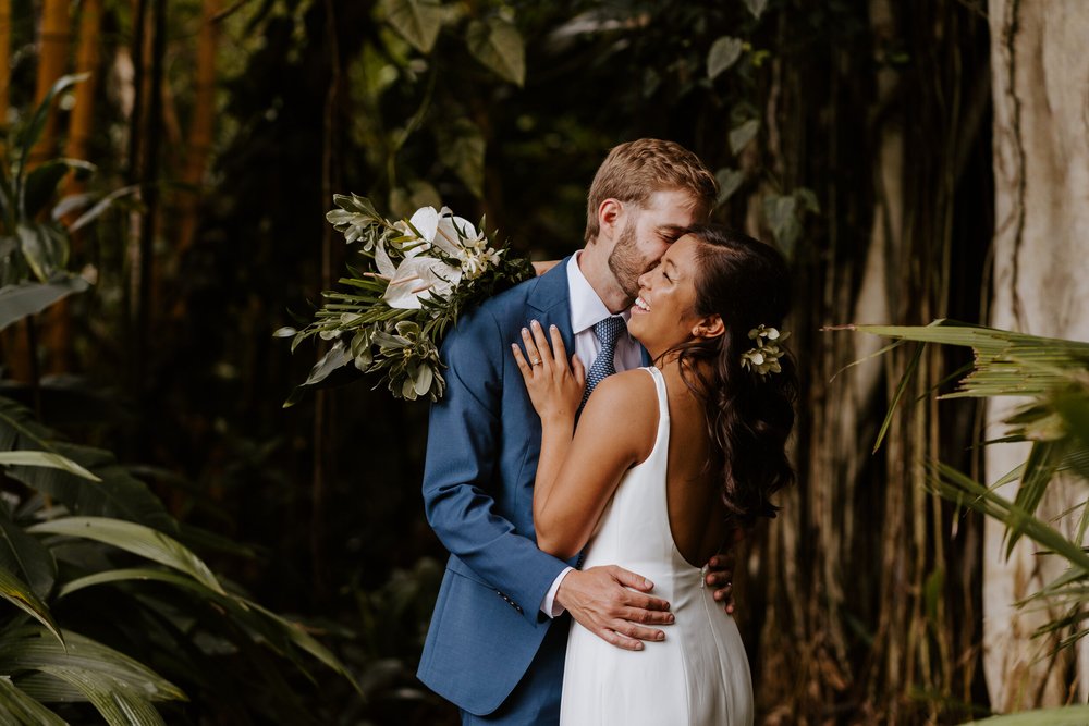 Haiku gardens elopement | Oahu Elopement Photographer | Hawaii Elopement Photographer | Oahu Wedding Photographer