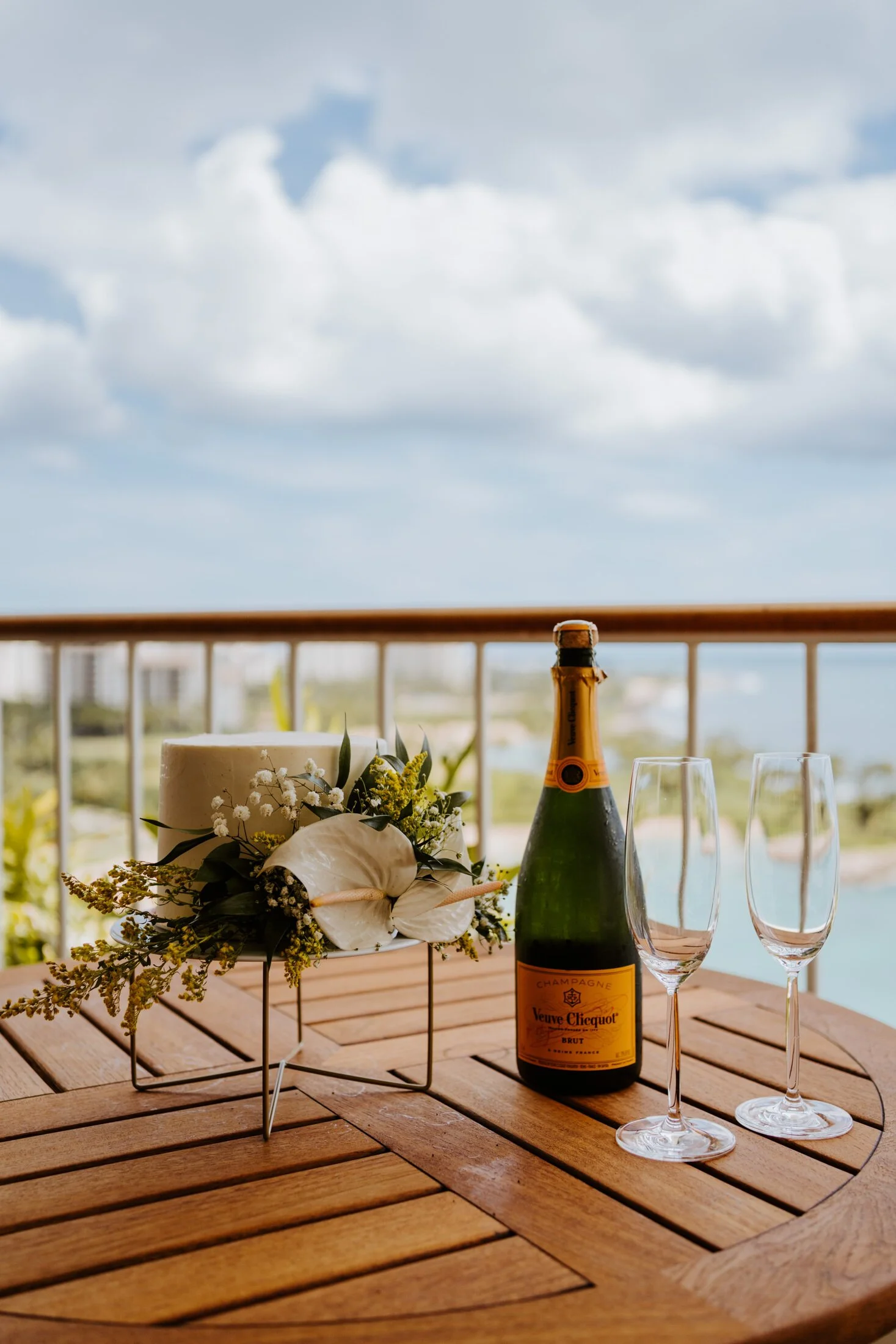 Hawaiian elopement cake and champagne | Four Seasons Ko Olina Wedding | Oahu Elopement Photographer | Hawaii Elopement Photographer | Oahu Wedding Photographer