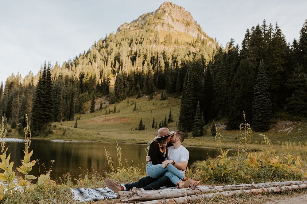 Tipsoo Lake Engagement Session | Mt. Rainer Engagement Session | Romantic Sunrise Couples Photos | Washington Engagement Session Locations | Tida Svy Photography