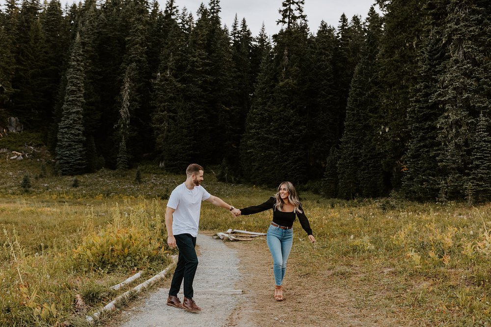 Tipsoo Lake Engagement Session | Mt. Rainer Engagement Session | Romantic Sunrise Couples Photos | Washington Engagement Session Locations | Tida Svy Photography