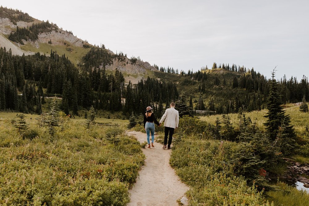 Lake Tipsoo Engagement Photography by Tida Svy