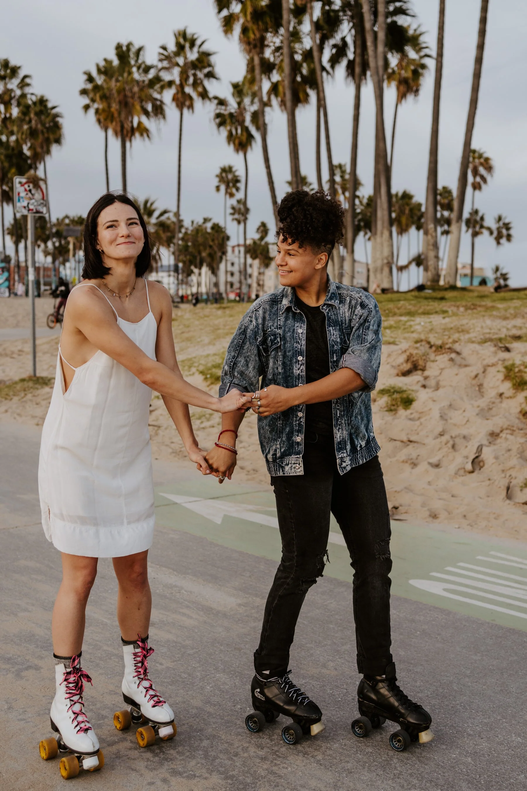 venice-beach-engagement-session-lesbian-couple-tida-svy-26.jpg