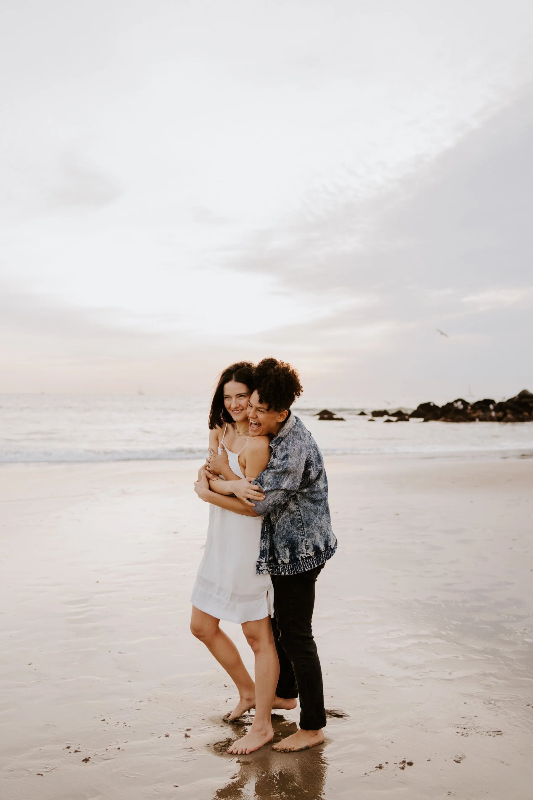 venice-beach-engagement-session-lesbian-couple-tida-svy-36.jpg