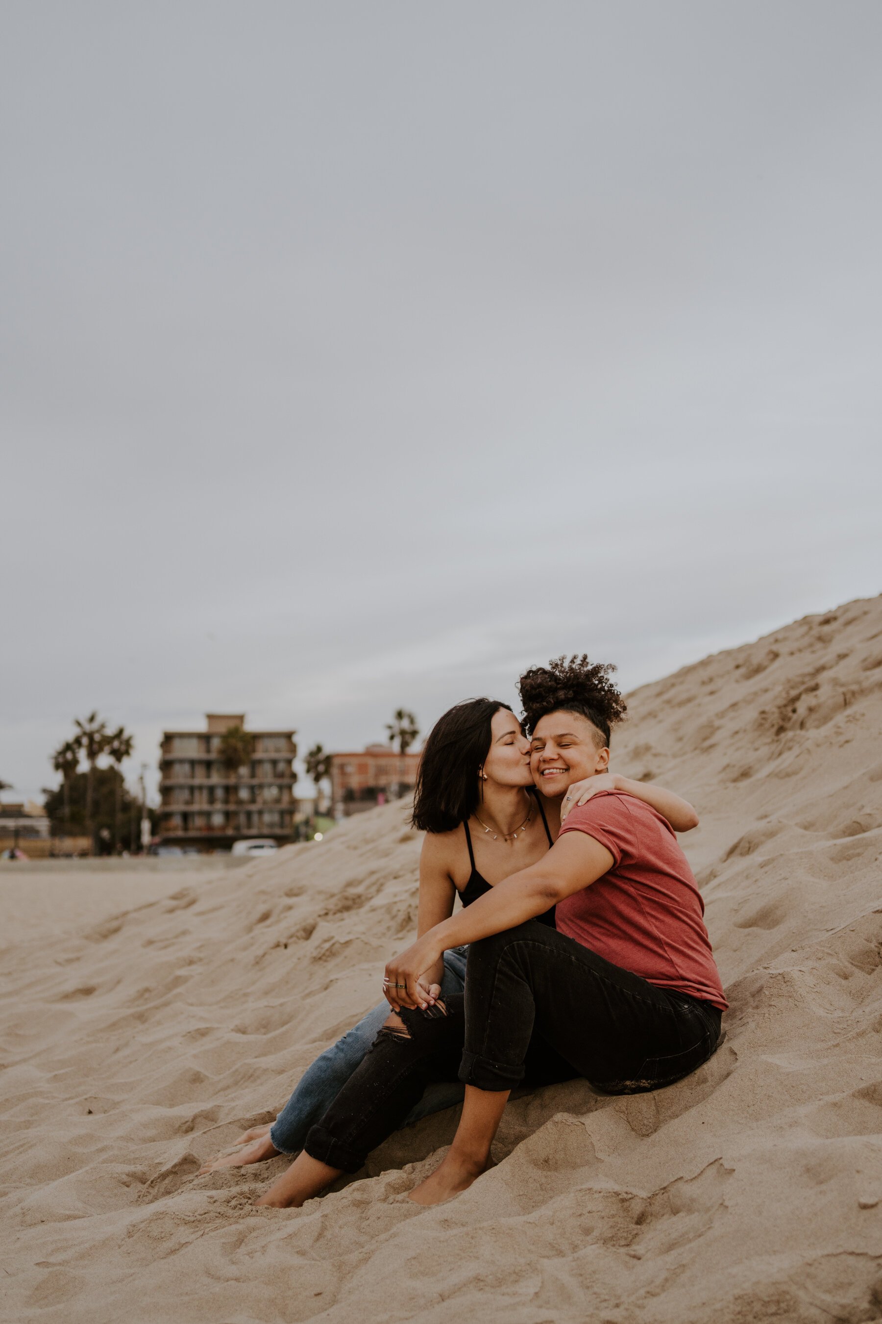 venice-beach-engagement-session-lesbian-couple-tida-svy-59.jpg