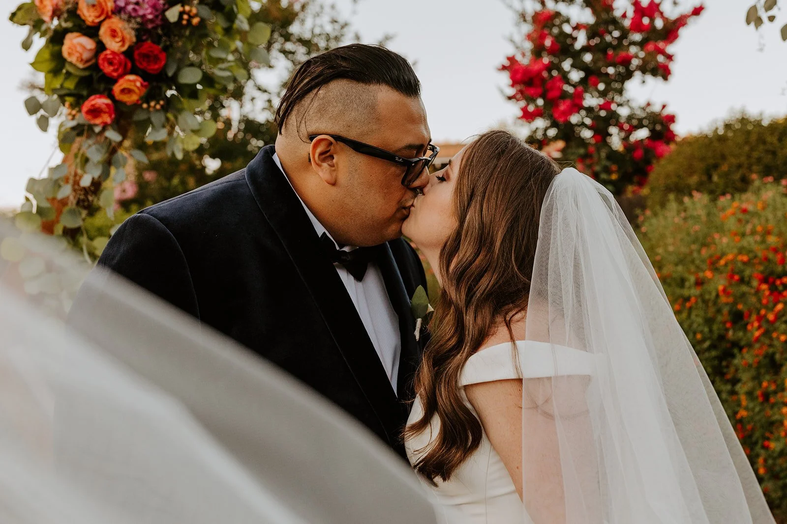 Southern California Intimate Backyard Wedding Photography captured by Tida Svy