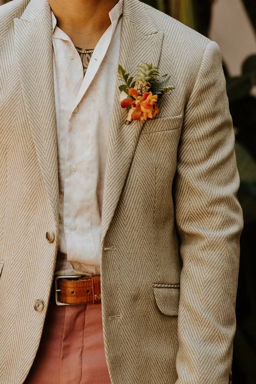 Intimate Elopement at the San Diego Marriage Hut captured by San Diego Elopement Photographer Tida Svy