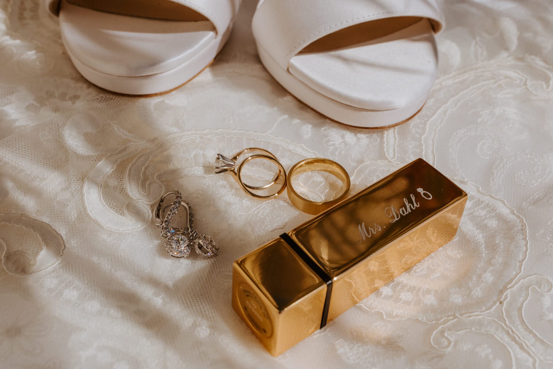 Bride wedding details, custom gold lipstick tube with engraved last name, La Serena Villas Palm Springs, Palm Springs Wedding Photographer, Photo by Tida Svy