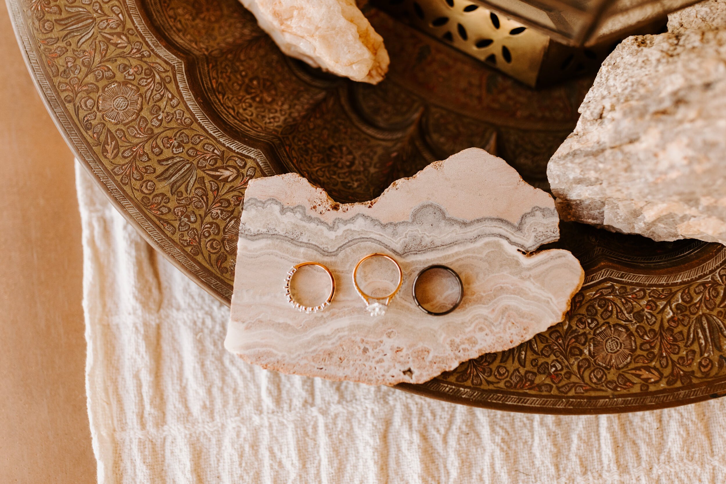 Boho moroccan geode wedding ring detail photo | Joshua Tree Elopement | Tida Svy | www.tidasvy.com