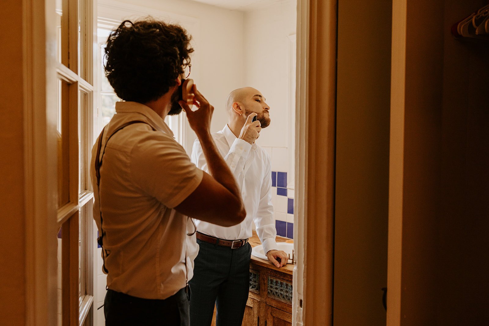 Bridal party getting ready, Los Angeles airbnb wedding, zoom wedding, virtual wedding, covid wedding, Los Angeles elopement, Los Angeles Wedding Photographer, Photo by Tida Svy | www.tidasvy.com