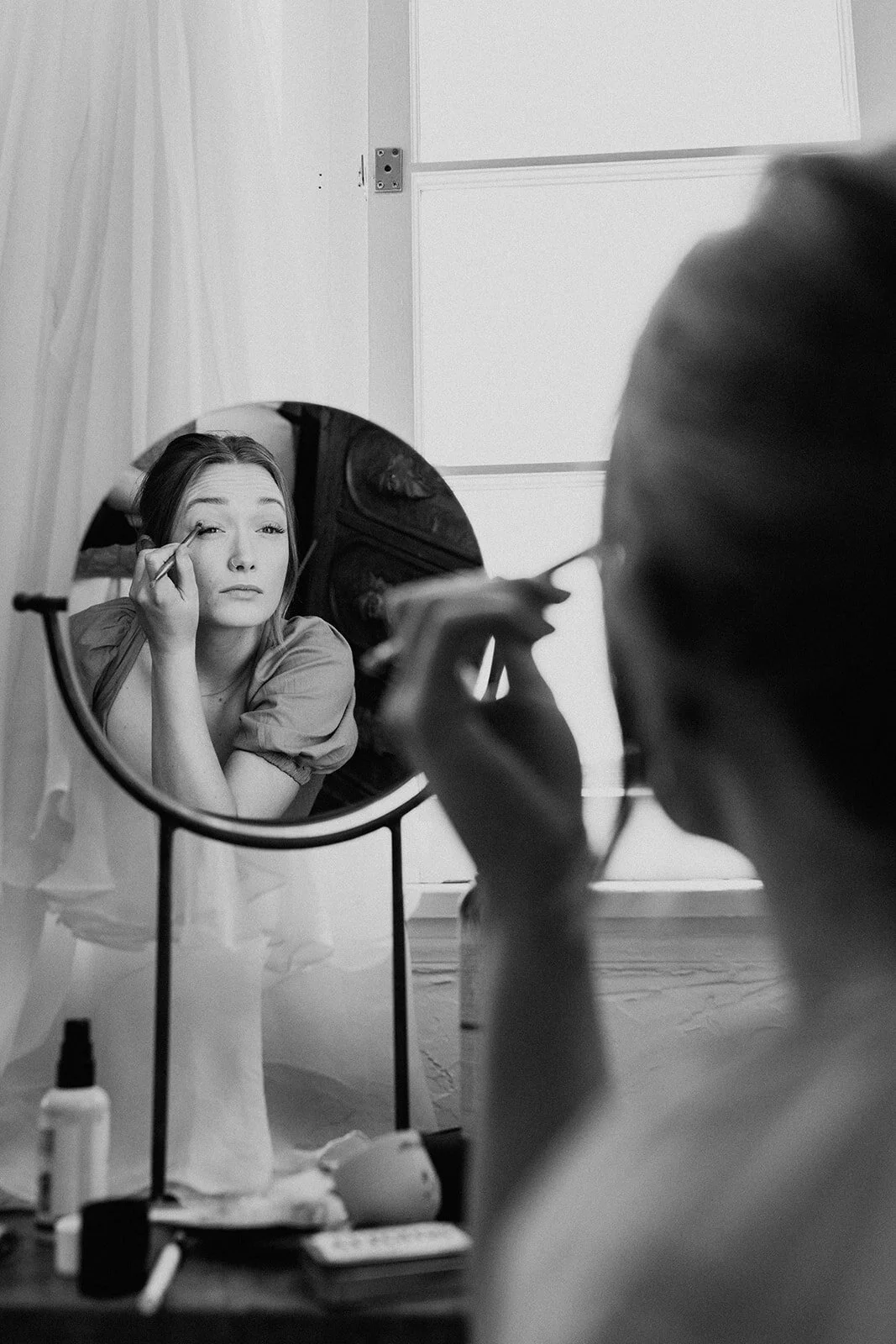 Bride getting ready, Los Angeles airbnb wedding, zoom wedding, virtual wedding, covid wedding, Los Angeles elopement, Los Angeles Wedding Photographer, Photo by Tida Svy | www.tidasvy.com