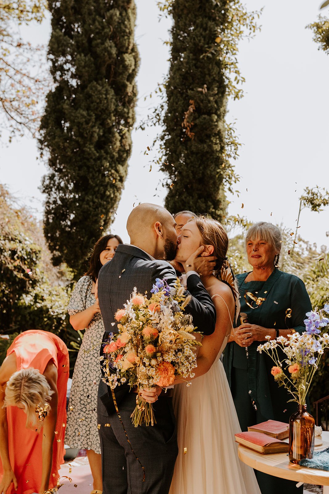 Romantic first kiss, Los Angeles airbnb wedding, zoom wedding, virtual wedding, covid wedding, Los Angeles elopement, Los Angeles Wedding Photographer, Photo by Tida Svy | www.tidasvy.com
