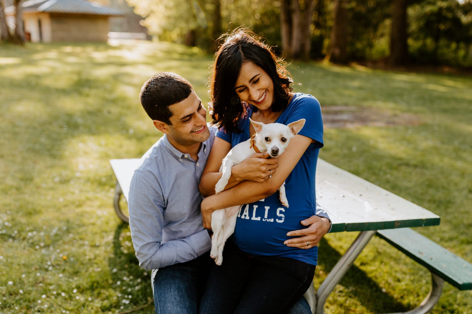 Maternity photos with dog | Seattle Maternity Photos | Outdoor forest golden hour maternity session at Lake Wilderness Park in Maple Valley, WA | Tida Svy | www.tidasvy.com