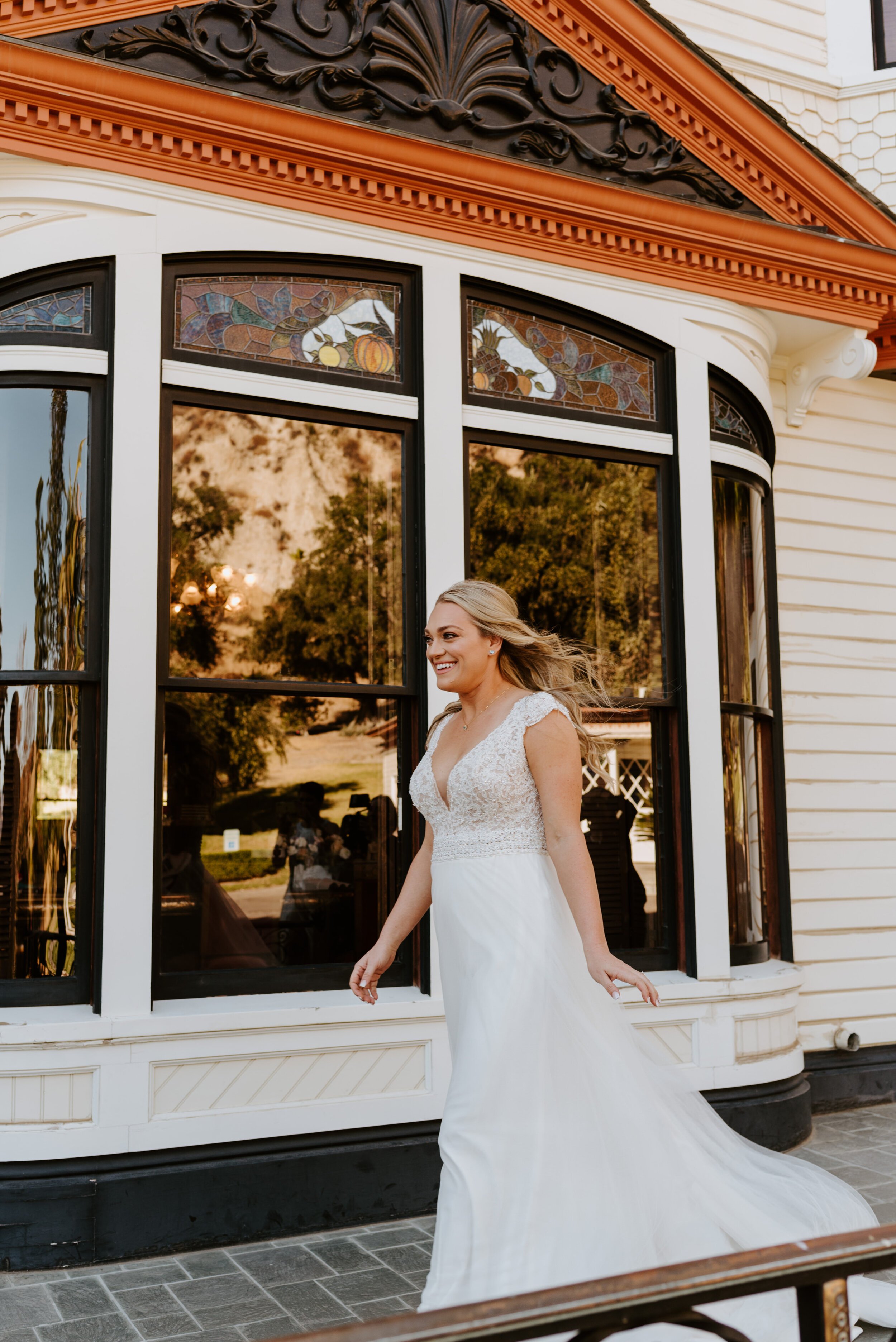 Newhall Mansion Wedding | Piru, CA | Southern California Wedding Photographer | Photo by Tida Svy | www.tidasvy.com