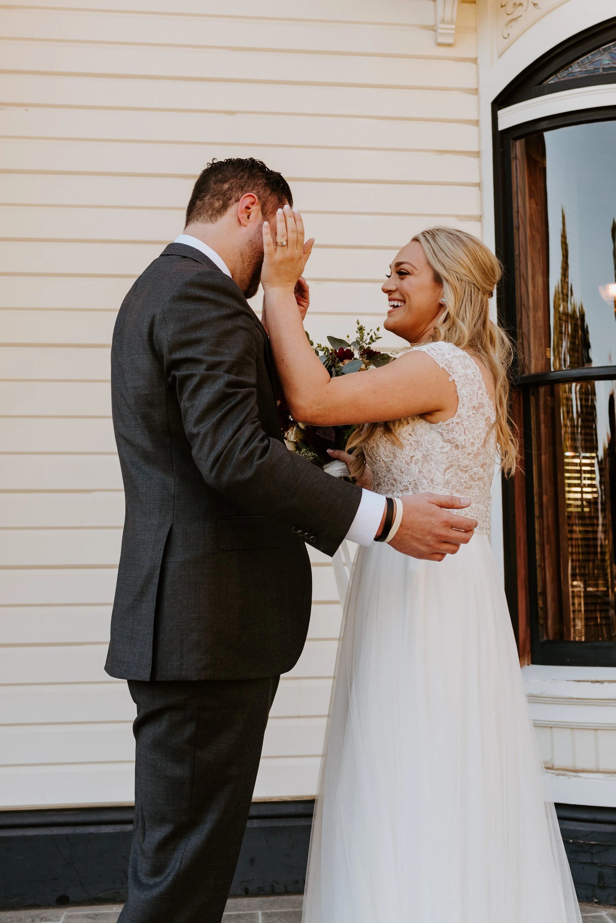 Newhall Mansion Wedding | Piru, CA | Southern California Wedding Photographer | Photo by Tida Svy | www.tidasvy.com