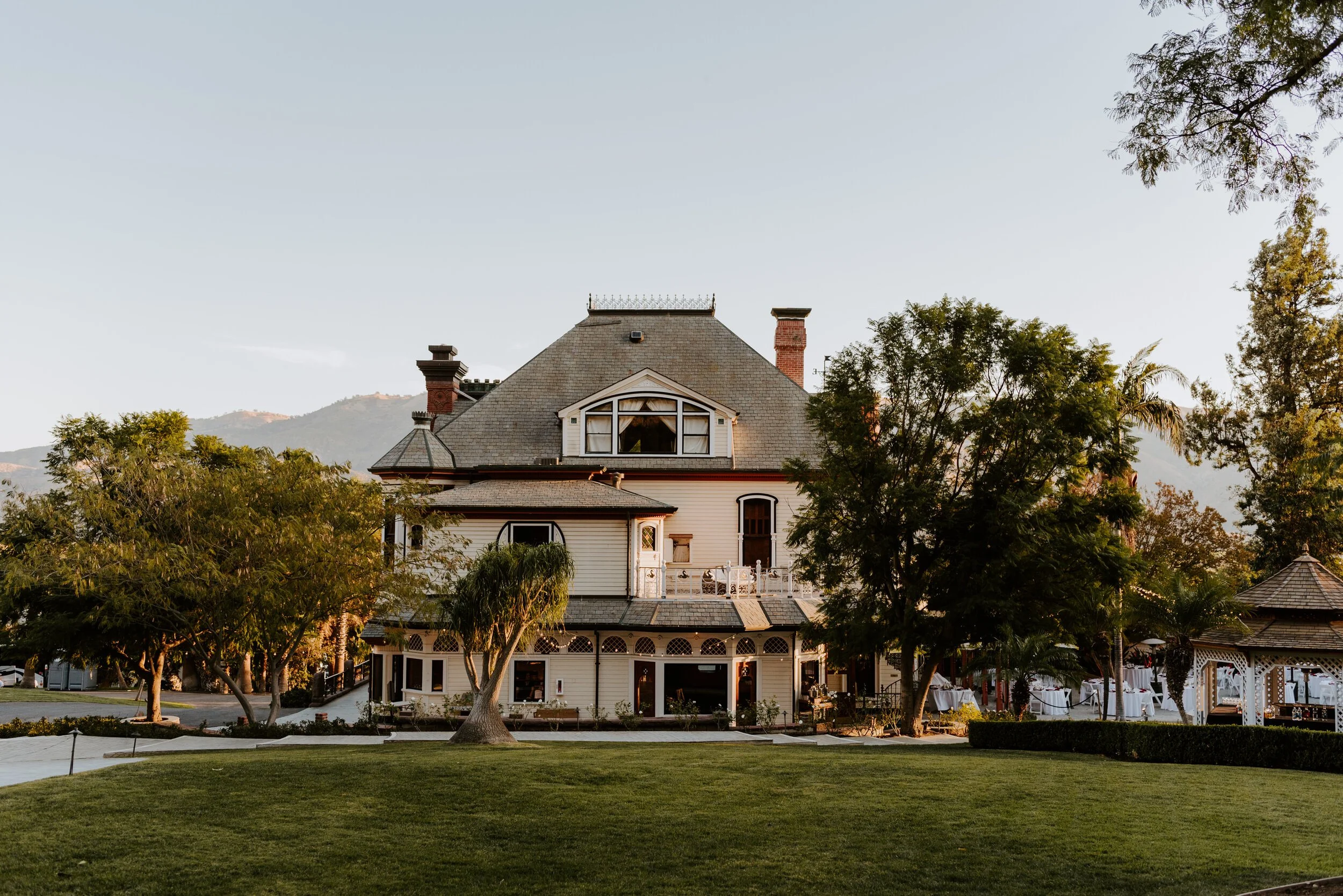 Newhall Mansion Wedding | Piru, CA | Southern California Wedding Photographer | Photo by Tida Svy | www.tidasvy.com