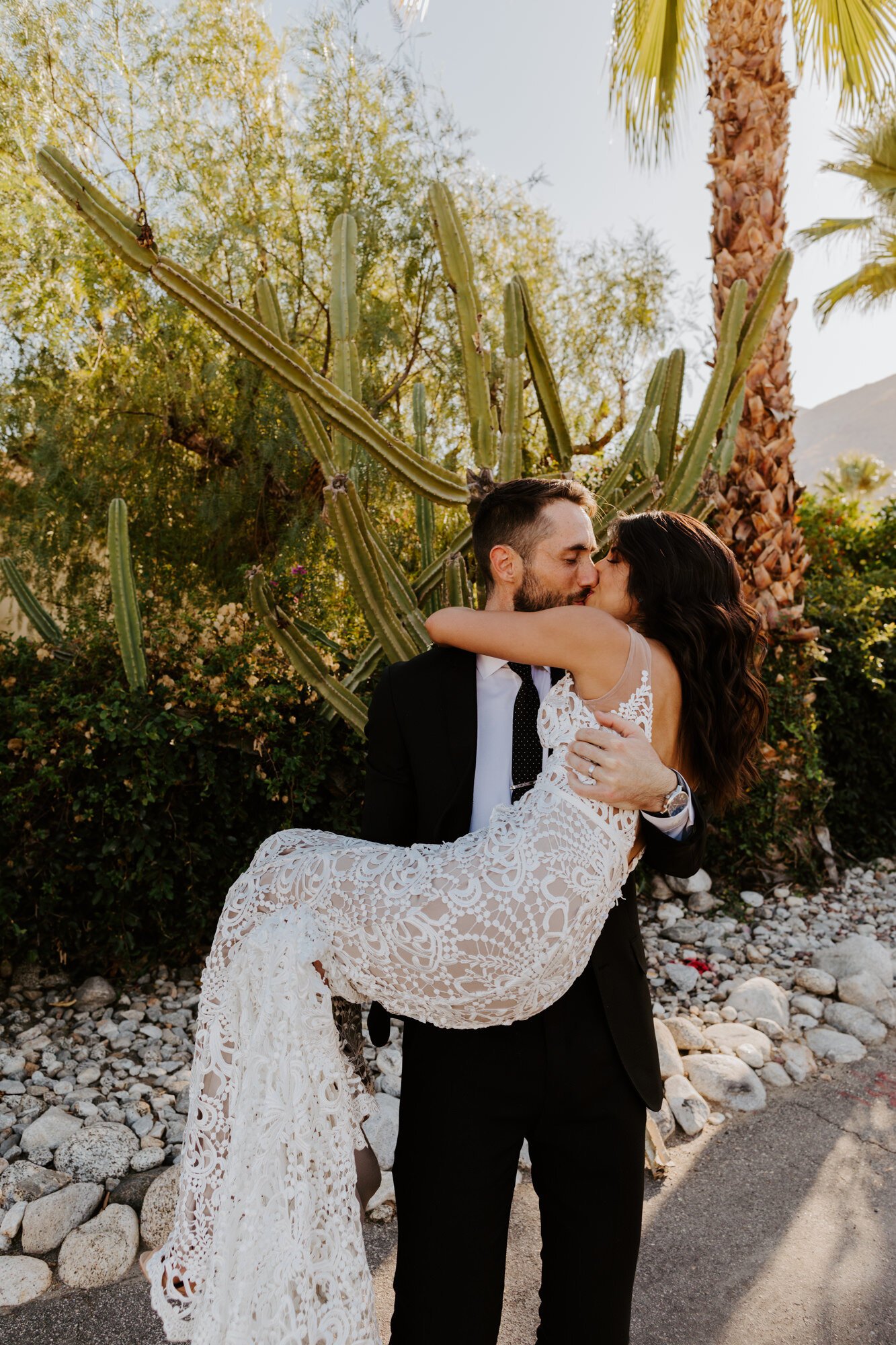 Palm Springs Wedding at Avalon Hotel and Bugalows | Palm Springs Wedding Photographer | Tida Svy Photography | www.tidasvy.com